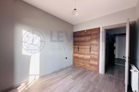 LEVANTENDEN MEZİTLİ KAYMAKAMLIK ARKASI TEMİZ 1+1