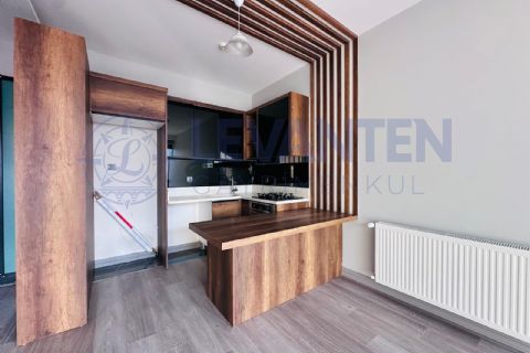 LEVANTENDEN MEZİTLİ KAYMAKAMLIK ARKASI TEMİZ 1+1
