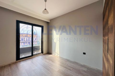 LEVANTENDEN MEZİTLİ KAYMAKAMLIK ARKASI TEMİZ 1+1