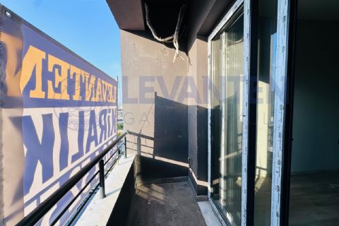 LEVANTENDEN MEZİTLİ KAYMAKAMLIK ARKASI TEMİZ 1+1