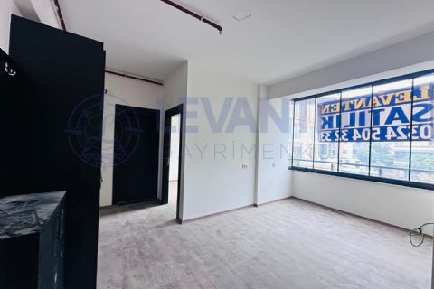 LEVANTENDEN MEZİTLİ KAYMAKAMLIK BELEDİYE YAKINI 1+1