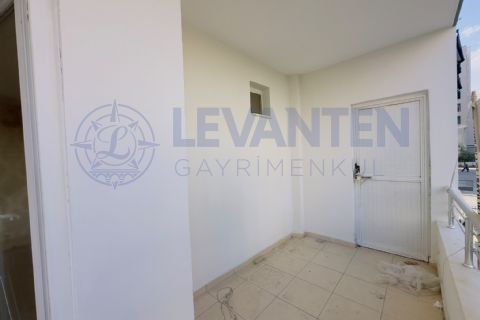 LEVANTENDEN Mezitli Vatan Caddesi'nde Geniş 4+1 Teraslı Daire