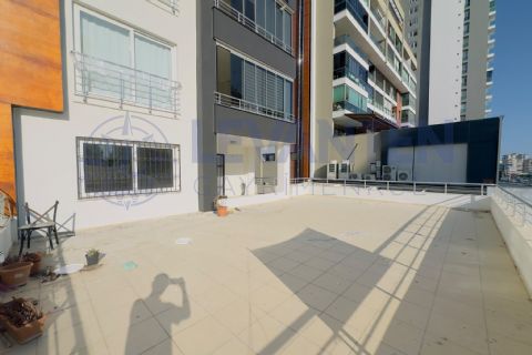 LEVANTENDEN Mezitli Vatan Caddesi'nde Geniş 4+1 Teraslı Daire