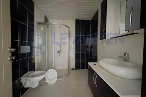 LEVANTENDEN Mezitli Vatan Caddesi'nde Geniş 4+1 Teraslı Daire