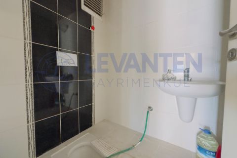 LEVANTENDEN Mezitli Vatan Caddesi'nde Geniş 4+1 Teraslı Daire