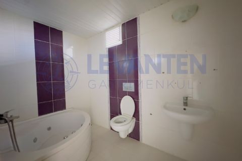 LEVANTENDEN Mezitli Vatan Caddesi'nde Geniş 4+1 Teraslı Daire