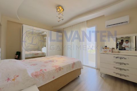 LEVANTENDEN Mezitli Yenimahalle'de CEPHE AÇIK Satılık 3+1 Daire