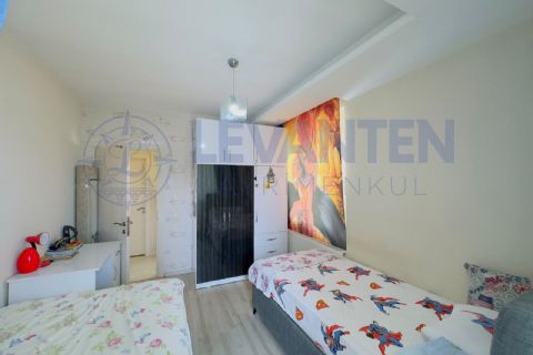 LEVANTENDEN Mezitli Yenimahalle'de CEPHE AÇIK Satılık 3+1 Daire