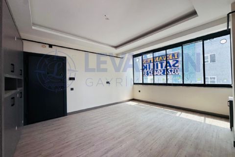 LEVANTENDEN SIFIR HAVUZLU SİTEDE EBEVEYN BANYO YERDEN ISITMA 2+1