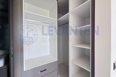 LEVANTENDEN SIFIR HAVUZLU SİTEDE EBEVEYN BANYO YERDEN ISITMA 2+1