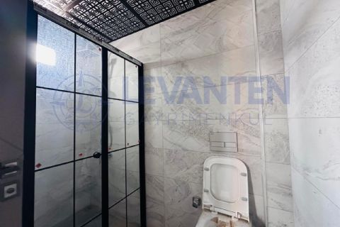 LEVANTENDEN SIFIR HAVUZLU SİTEDE EBEVEYN BANYO YERDEN ISITMA 2+1