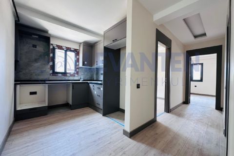 LEVANTENDEN SIFIR HAVUZLU SİTEDE EBEVEYN BANYO YERDEN ISITMA 2+1