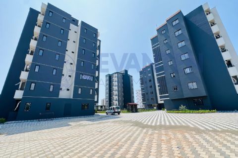 LEVANTENDEN SIFIR HAVUZLU SİTEDE EBEVEYN BANYO YERDEN ISITMA 2+1