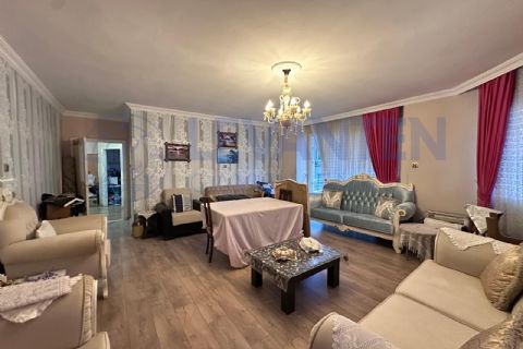 LEVANTENDEN SOLİ CENTER YAKIN İÇİ BAKIMLI 3+1 DAİRE