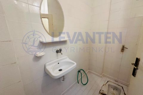 LEVANTENDEN SOLİ CENTER YAKIN İÇİ BAKIMLI 3+1 DAİRE