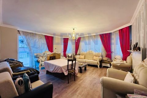 LEVANTENDEN SOLİ CENTER YAKIN İÇİ BAKIMLI 3+1 DAİRE