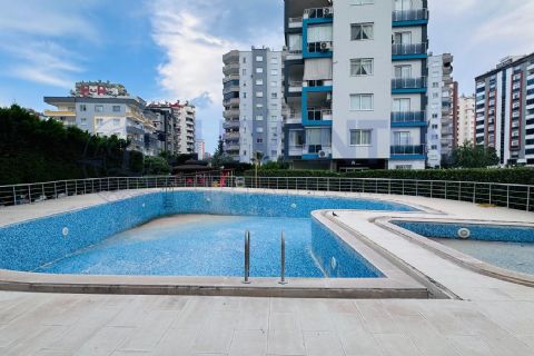 LEVANTENDEN SOLİ CENTERA YAKIN SİTE İÇİ HAVUZLU 3+1