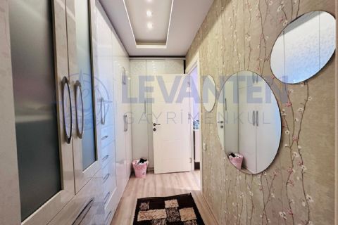 LEVANTENDEN SOLİ CENTERA YAKIN SİTE İÇİ HAVUZLU 3+1