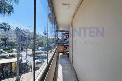 LEVANTENDEN TABELA DEĞERİ YÜKSEK EŞYALI ÇOK AMAÇLI OFİS 2+1