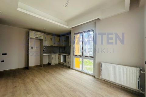 LEVANTEN'DEN TECE'DE DENİZE YAKIN HAVUZLU SIFIR 1+1