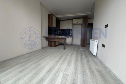 LEVANTEN'DEN TECE'DE DENİZE YAKIN HAVUZLU SIFIR 1+1
