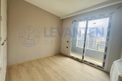 LEVANTEN'DEN TECE'DE DENİZE YAKIN HAVUZLU SIFIR 1+1