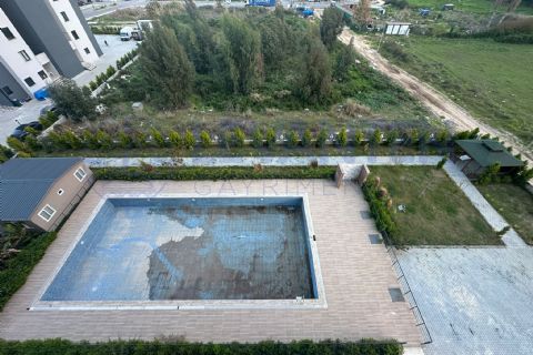 LEVANTENDEN TECEDE SIFIR HAVUZLU DENİZE YAKIN 1+1