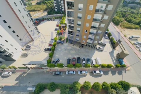 LEVANTENDEN TEK BLOK CEPHELERİ AÇIK KOMBİ GÖZDE KREŞ CİVARI 3+1