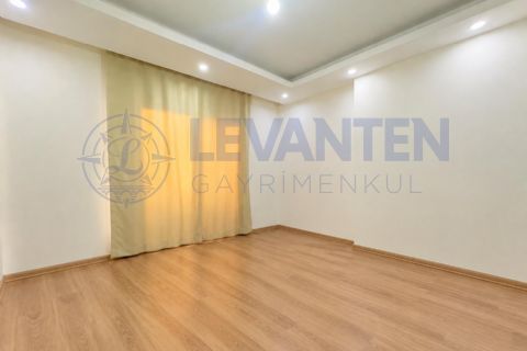 LEVANTENDEN TEK BLOK CEPHELERİ AÇIK KOMBİ GÖZDE KREŞ CİVARI 3+1