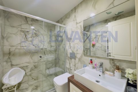 LEVANTENDEN TEK BLOK CEPHELERİ AÇIK KOMBİ GÖZDE KREŞ CİVARI 3+1