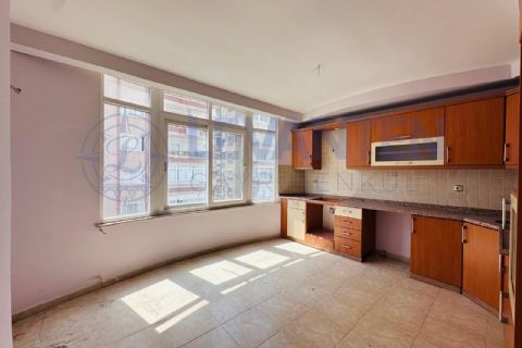 LEVANTENDEN TEK BLOK GENİŞ OTURUM ÇİFT BANYO 3+1 SATILIK