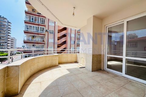 LEVANTENDEN TEK BLOK GENİŞ OTURUM ÇİFT BANYO 3+1 SATILIK