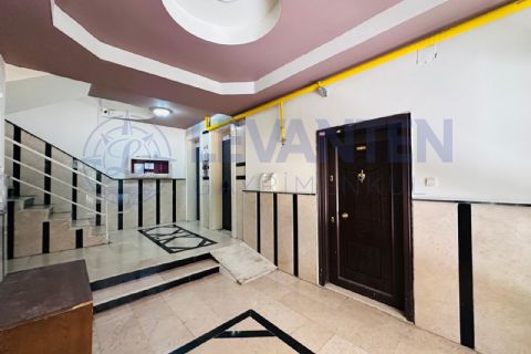 LEVANTENDEN TEK BLOK GENİŞ OTURUM ÇİFT BANYO 3+1 SATILIK