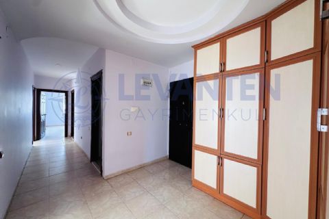 LEVANTENDEN TEK BLOK GENİŞ OTURUM ÇİFT BANYO 3+1 SATILIK