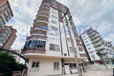 LEVANTENDEN TEK BLOK GENİŞ OTURUM ÇİFT BANYO 3+1 SATILIK