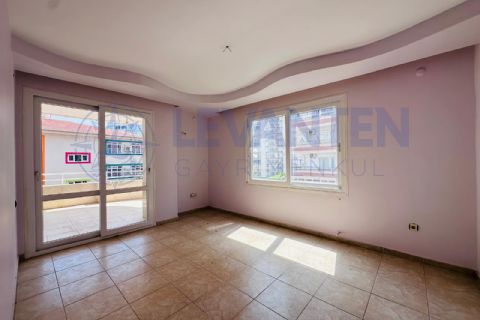 LEVANTENDEN TEK BLOK GENİŞ OTURUM ÇİFT BANYO 3+1 SATILIK