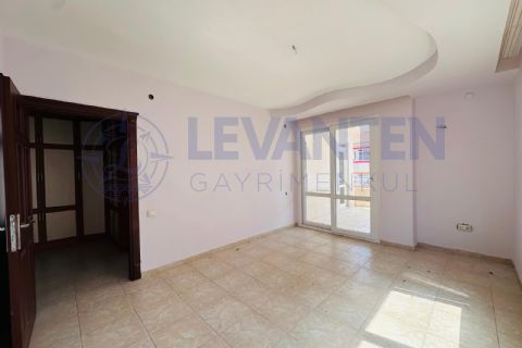 LEVANTENDEN TEK BLOK GENİŞ OTURUM ÇİFT BANYO 3+1 SATILIK