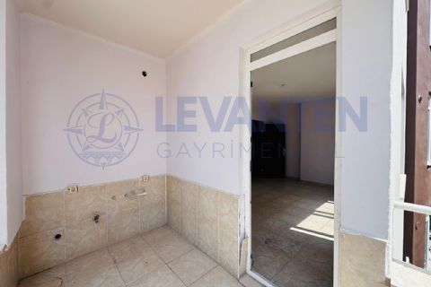 LEVANTENDEN TEK BLOK GENİŞ OTURUM ÇİFT BANYO 3+1 SATILIK