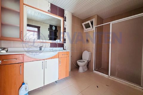 LEVANTENDEN TEK BLOK GENİŞ OTURUM ÇİFT BANYO 3+1 SATILIK