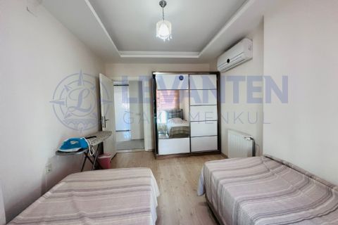 LEVANTENDEN TEK BLOK HAVUZ CAM BALKON KOMBİ 3+1 SATILIK