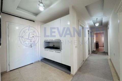 LEVANTENDEN TEK BLOK HAVUZ CAM BALKON KOMBİ 3+1 SATILIK