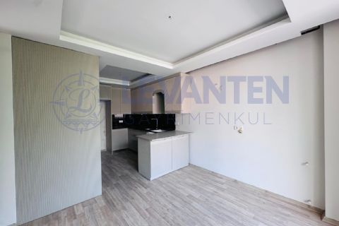 LEVANTENDEN TEK BLOK SOLİ CENTERA YAAKIN 2+1