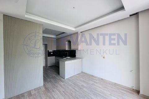 LEVANTENDEN TEK BLOK SOLİ CENTERA YAAKIN 2+1