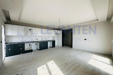 LEVANTENDEN TÖMÜKTE DENİZE YÜRÜME MESAFESİNDE AQUA HAVUZLU 2+1