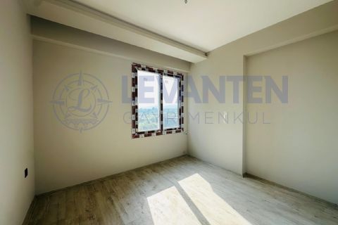 LEVANTENDEN TÖMÜKTE DENİZE YÜRÜME MESAFESİNDE AQUA HAVUZLU 2+1