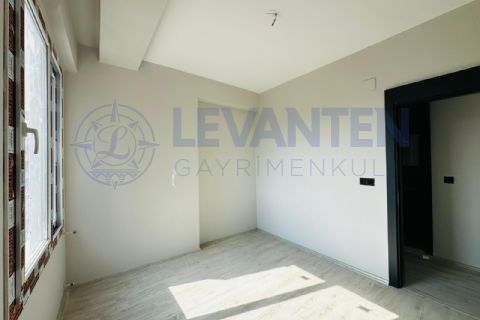 LEVANTENDEN TÖMÜKTE DENİZE YÜRÜME MESAFESİNDE AQUA HAVUZLU 2+1