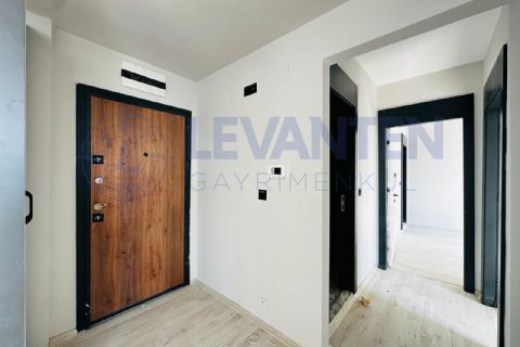 LEVANTENDEN TÖMÜKTE DENİZE YÜRÜME MESAFESİNDE AQUA HAVUZLU 2+1