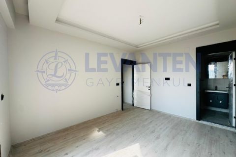 LEVANTENDEN TÖMÜKTE DENİZE YÜRÜME MESAFESİNDE AQUA HAVUZLU 2+1
