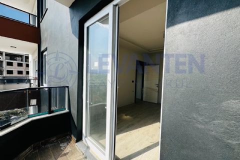LEVANTENDEN TÖMÜKTE DENİZE YÜRÜME MESAFESİNDE AQUA HAVUZLU 2+1