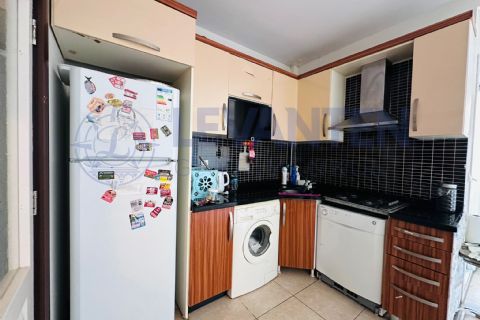 LEVANTENDEN ÜNİVERSİTE CD YOLA SIFIR CEPHELERİ AÇIK 1+1 HAVUZLU